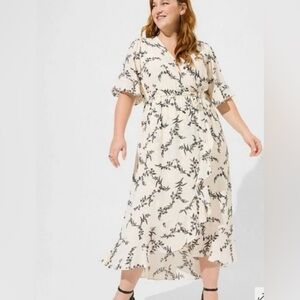 Torrid Ivory and Black Patterned Maxi Dress